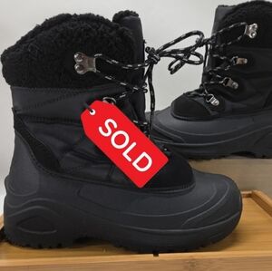 SOLD...Itasca Black Winter Boots for Women Size 6